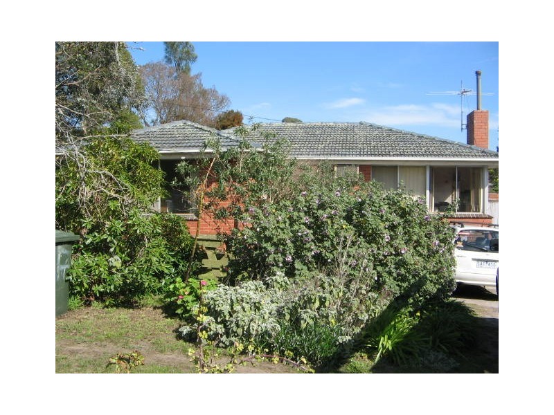 17 Margate Cres, Glen Waverley VIC 3150