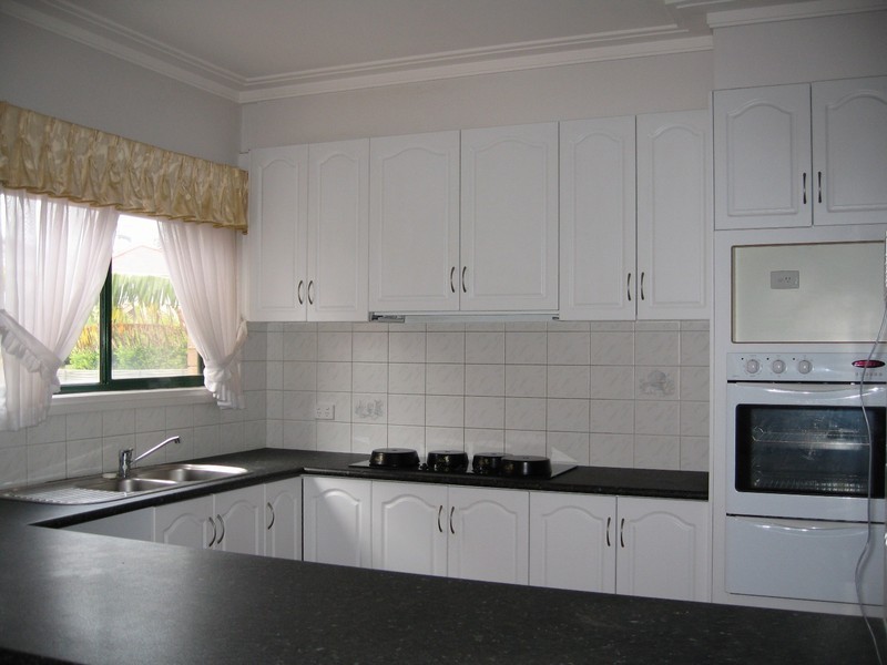 9 Erica Close, Endeavour Hills VIC 3802