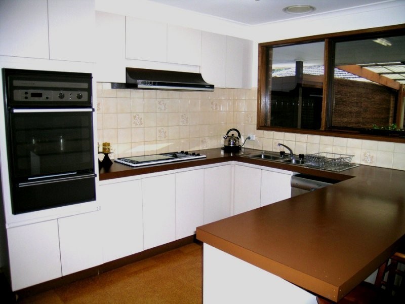 128 Dandelion Drive, Rowville VIC 3178