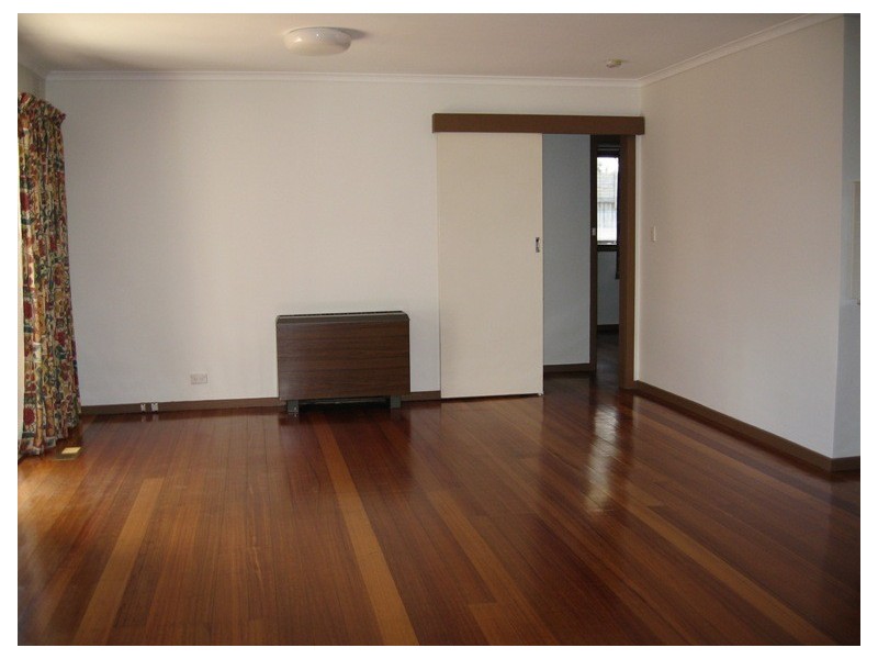 17 Chartwell Avenue, Wantirna South VIC 3152