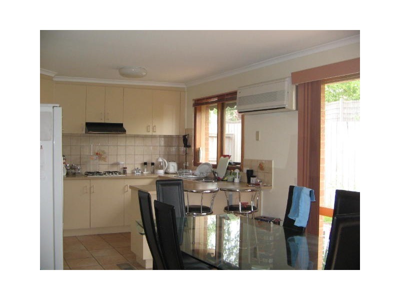 2/5 Salisbury Court, Glen Waverley VIC 3150