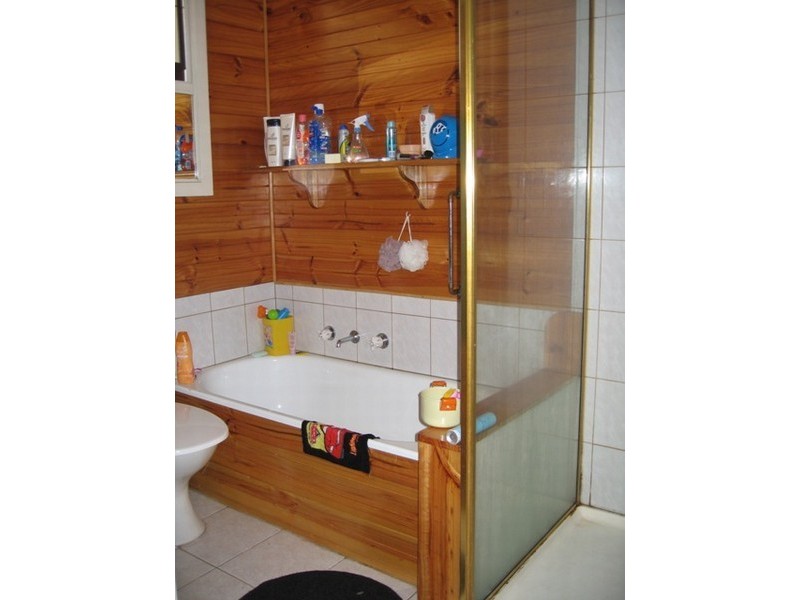 40 Honeysuckle Avenue, Wheelers Hill VIC 3150