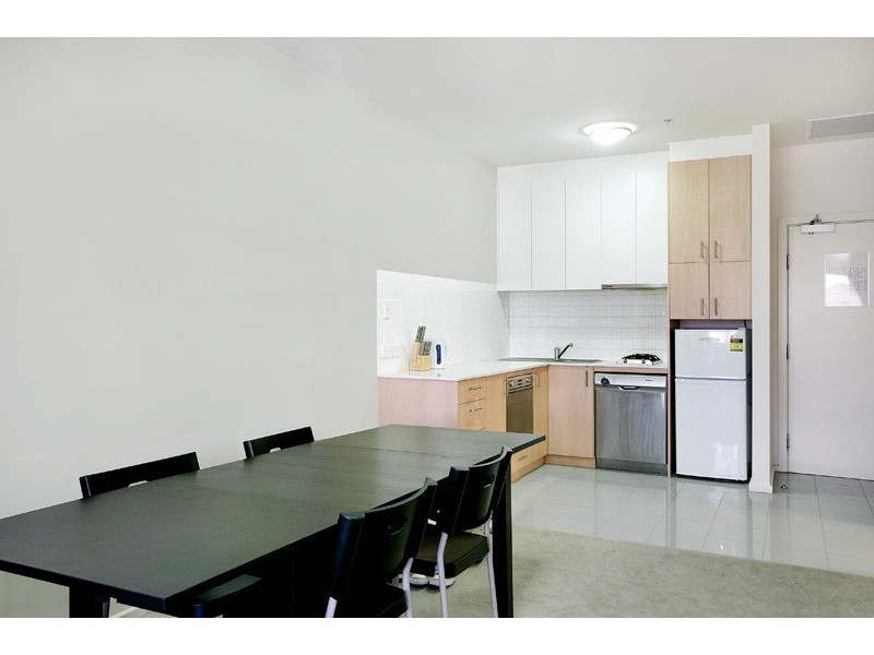 2011/250 Elizabeth Street, Melbourne VIC 3000