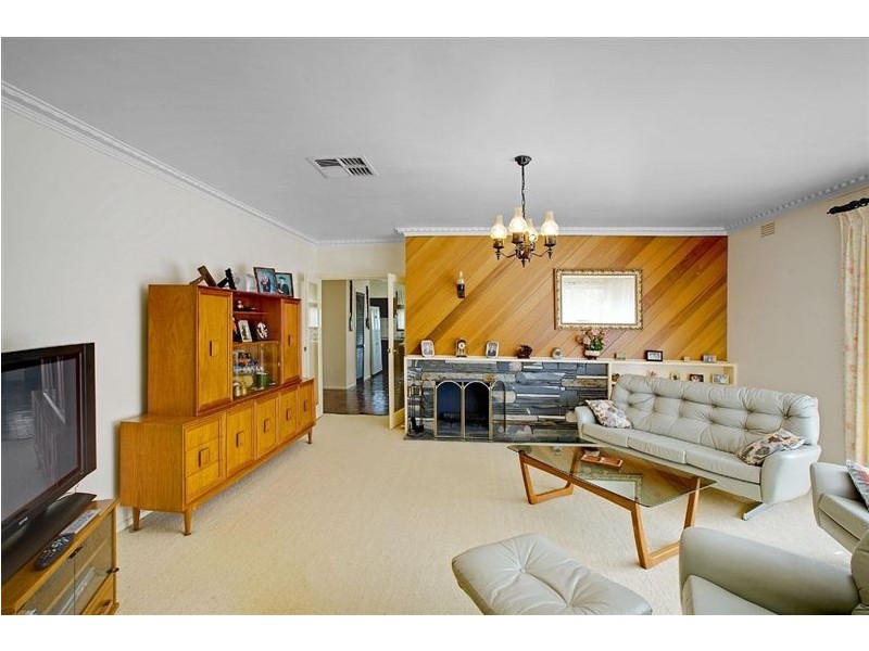 4 Monmouth Street, Avondale Heights VIC 3034