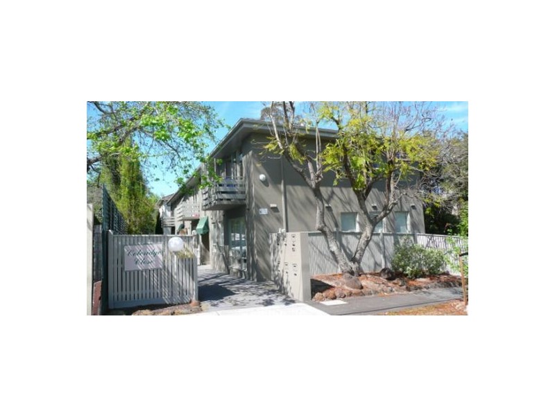 3/7A Coleridge, Elwood VIC 3184