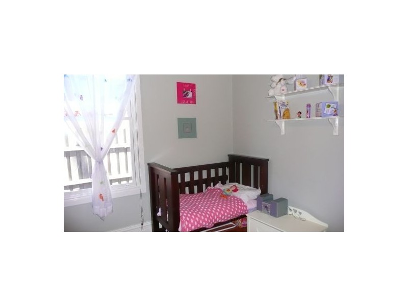 64 Rossmoyne Street, Thornbury VIC 3071