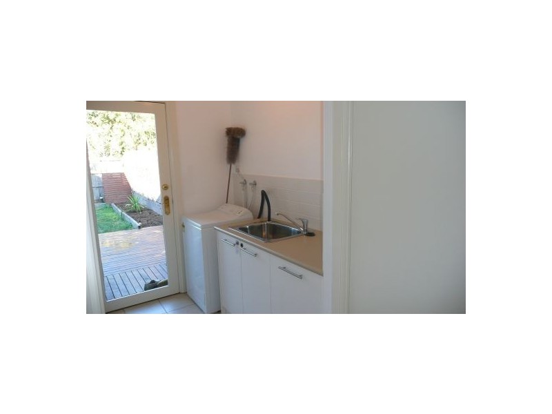 64 Rossmoyne Street, Thornbury VIC 3071