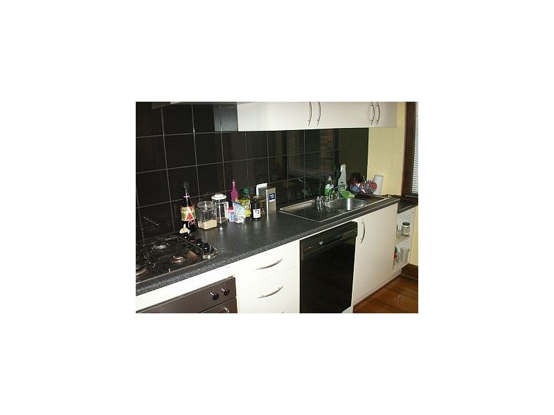 2/30 Mitford Street, St Kilda VIC 3182