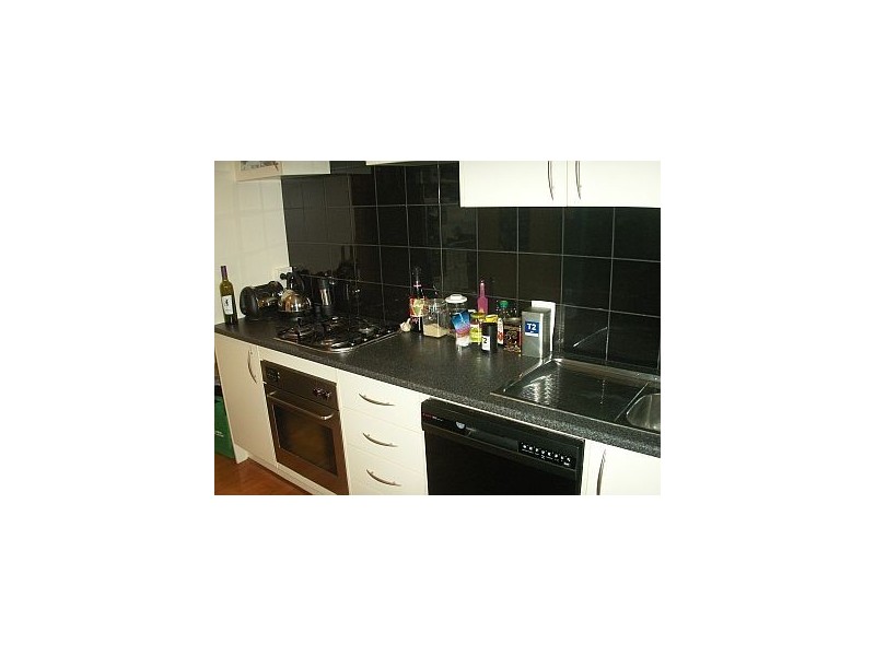 2/30 Mitford Street, St Kilda VIC 3182