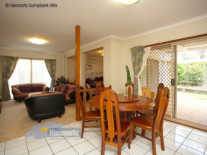 5 Janie Close, Sinnamon Park QLD 4073