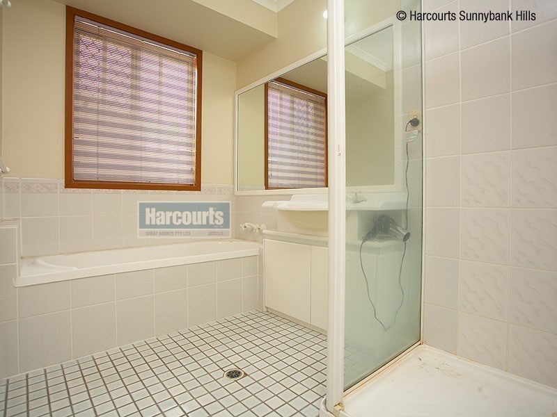 5 Janie Close, Sinnamon Park QLD 4073