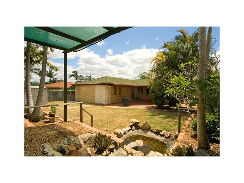 22 Federation Drive, Hillcrest QLD 4118