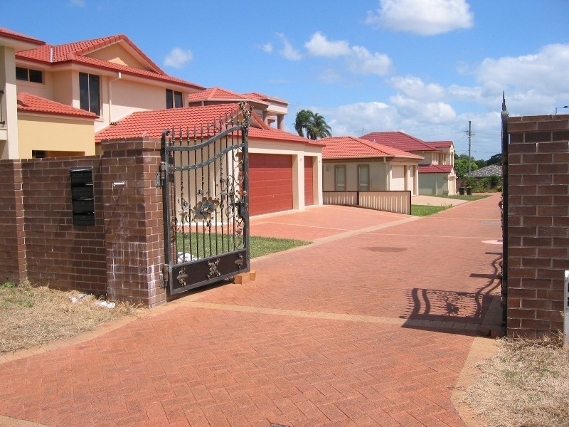 Robertson QLD 4109