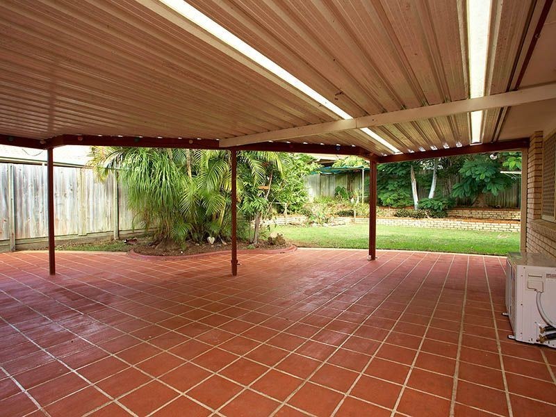 22 Federation Drive, Hillcrest QLD 4118