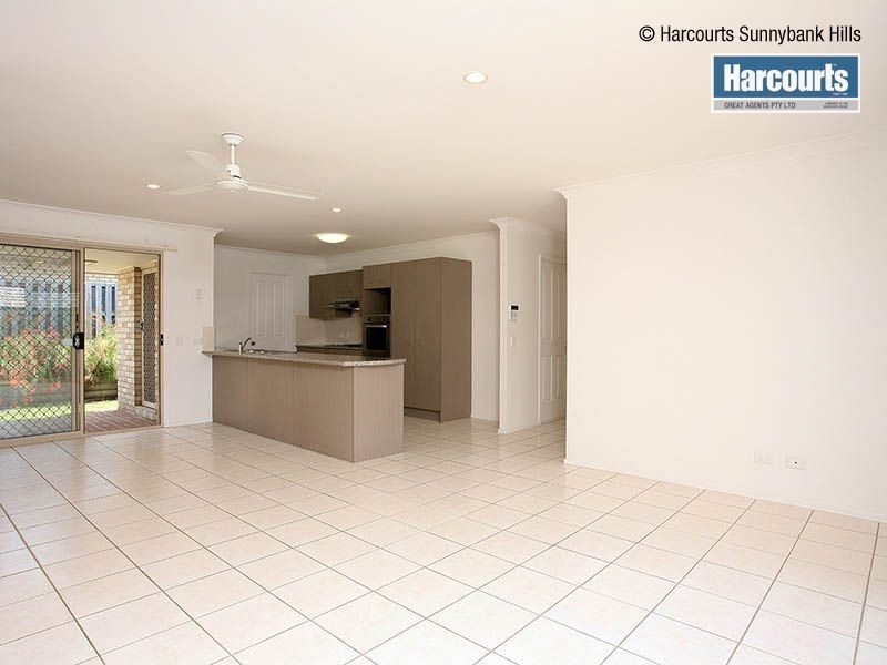 10 Mapelton Circuit, Parkinson QLD 4115