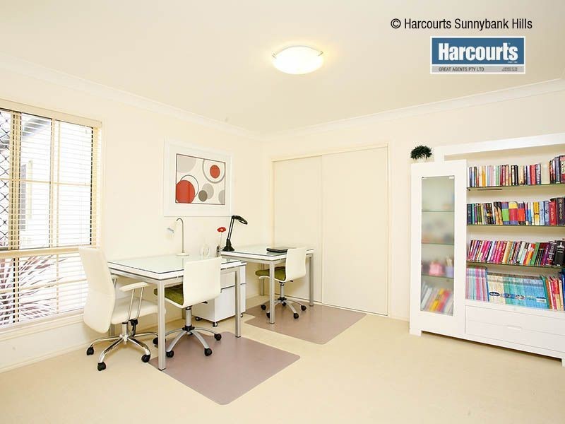 139 White Cedar Circuit, Stretton QLD 4116