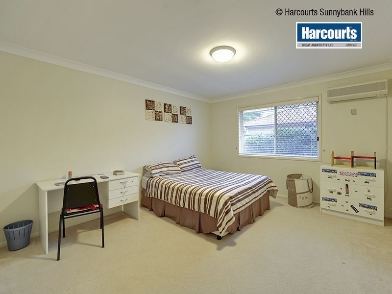 1 Yorkshire Place, Stretton QLD 4116