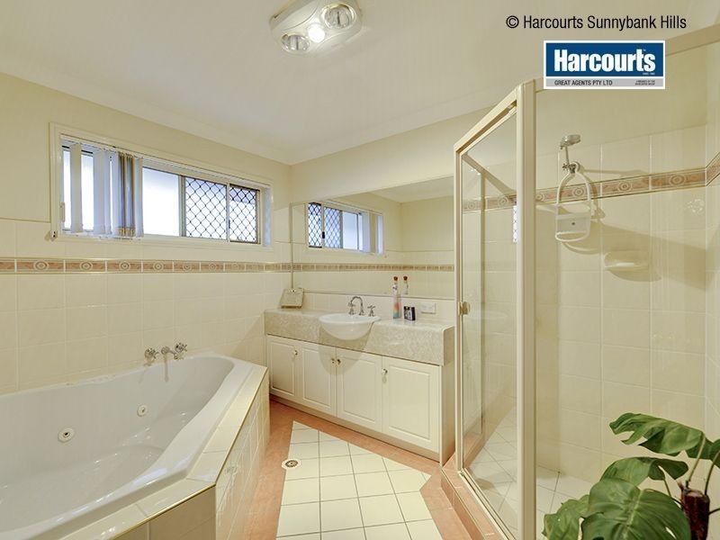 1 Yorkshire Place, Stretton QLD 4116