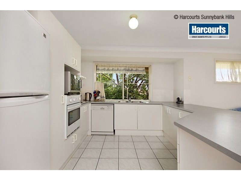 8 Overton Street, Calamvale QLD 4116