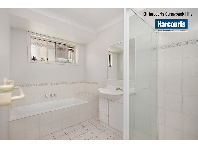 8 Overton Street, Calamvale QLD 4116