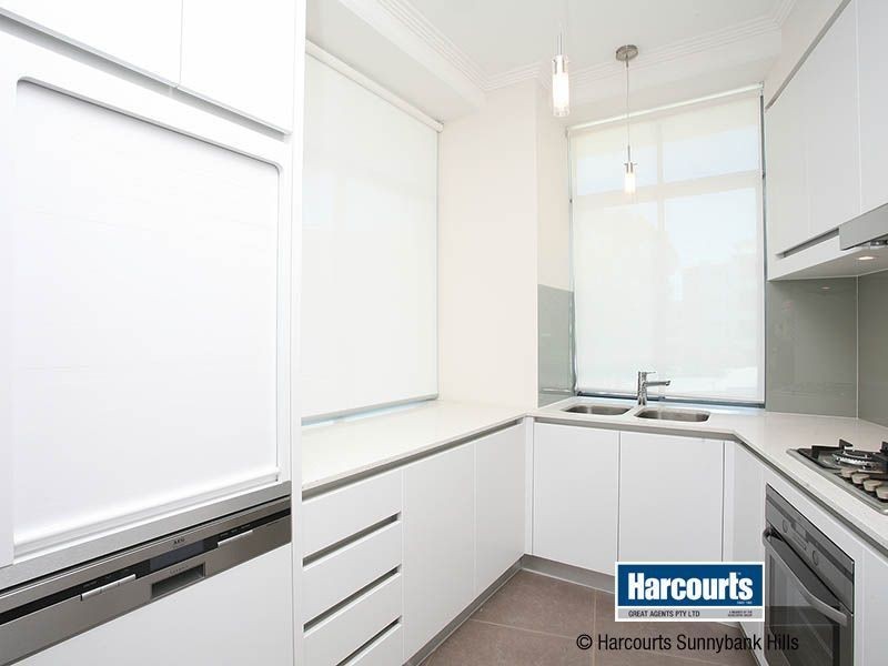 A13/28 Bayview Street, Runaway Bay QLD 4216