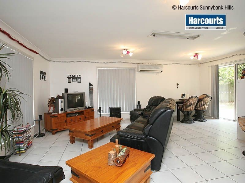4 Kleber Place, Meadowbrook QLD 4131