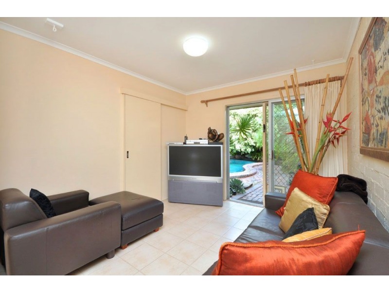 6 Akora Street, Macgregor QLD 4109