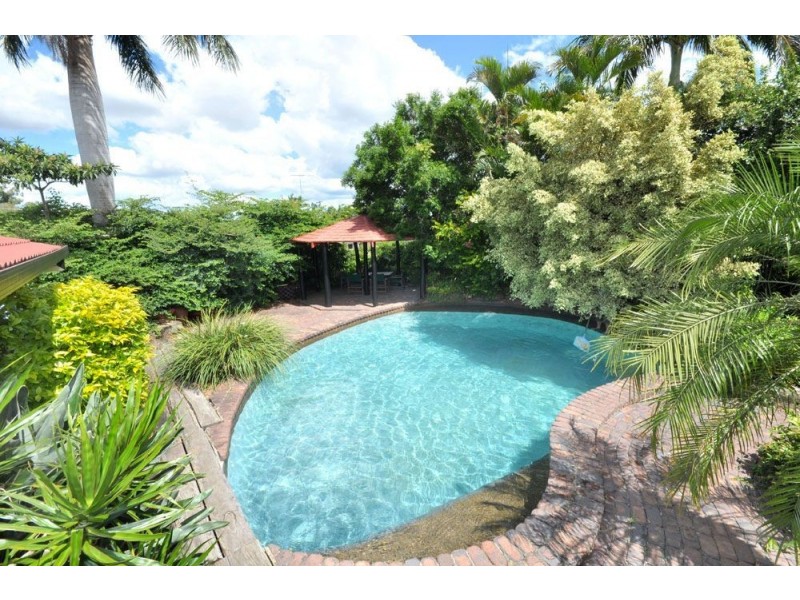 6 Akora Street, Macgregor QLD 4109