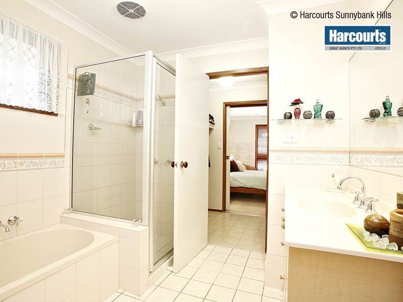 3 Colisa Crescent, Regents Park QLD 4118