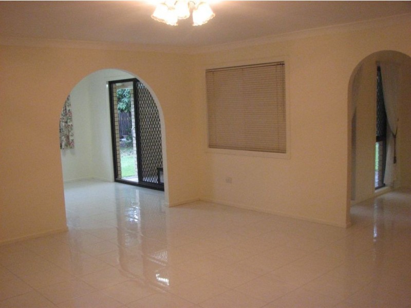 16 Chester Road, Eight Mile Plains QLD 4113