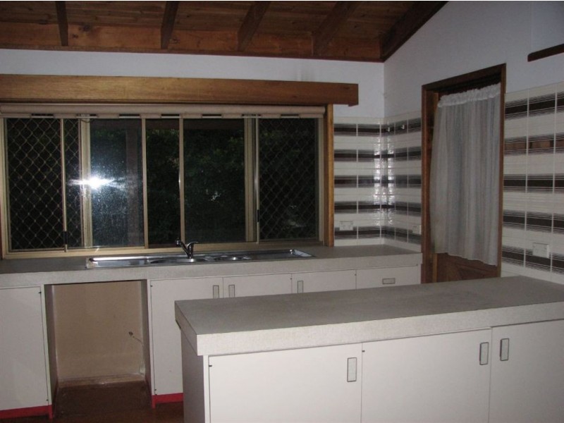 16 Kernow Street, Robertson QLD 4109