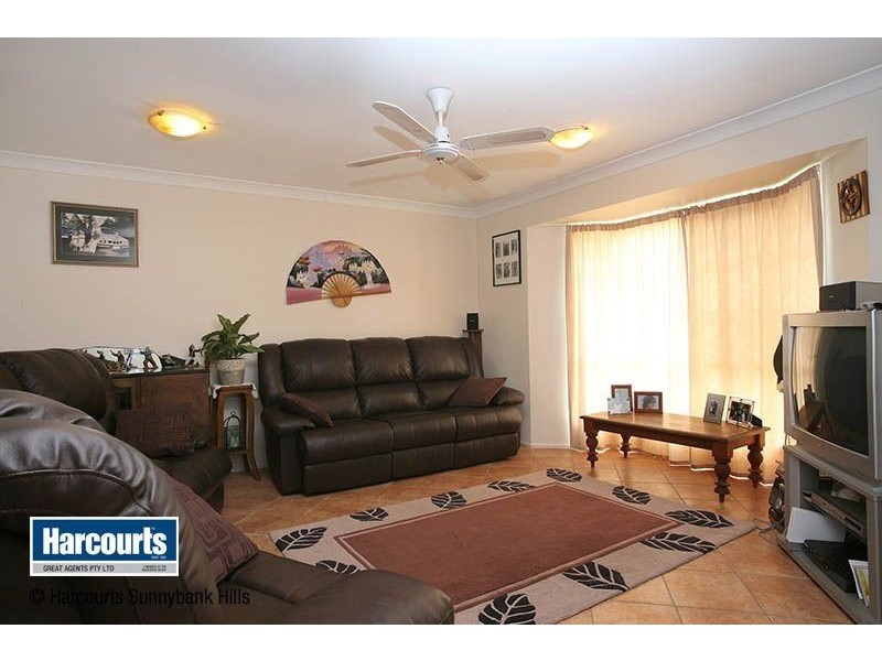 73 Bushland Drive, Regents Park QLD 4118