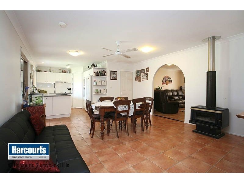 73 Bushland Drive, Regents Park QLD 4118