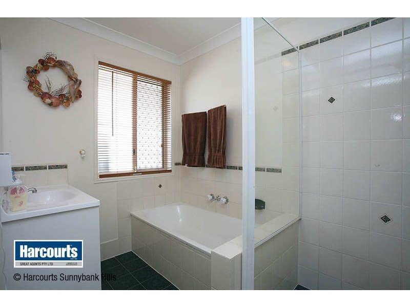 73 Bushland Drive, Regents Park QLD 4118