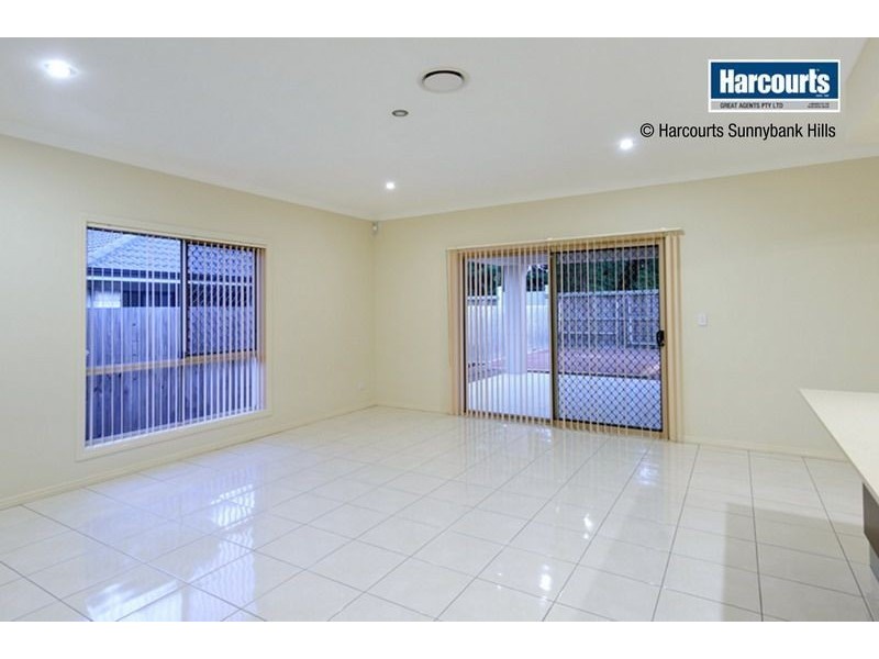 8 Haselar Crescent, Sunnybank Hills QLD 4109