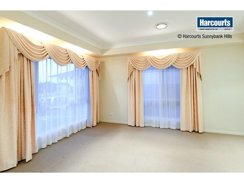 8 Haselar Crescent, Sunnybank Hills QLD 4109