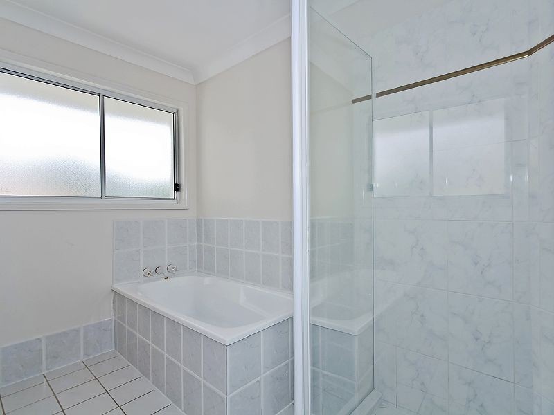 11 Carrington Place, Carindale QLD 4152