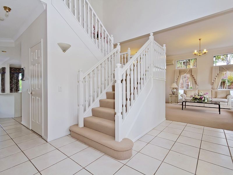 11 Carrington Place, Carindale QLD 4152