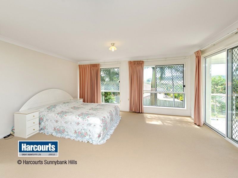 11 Carrington Place, Carindale QLD 4152