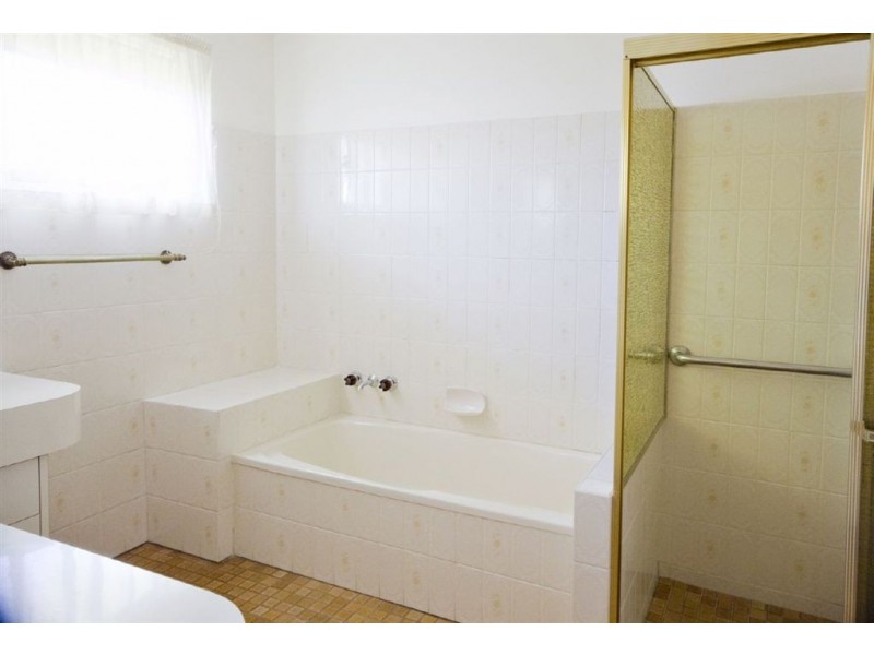 16 Chester Road, Eight Mile Plains QLD 4113