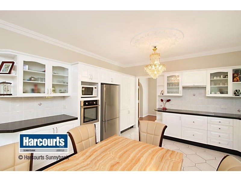8 Jasmine Court, Calamvale QLD 4116