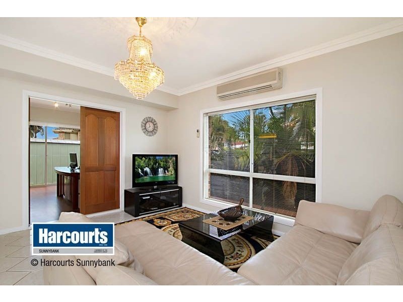 8 Jasmine Court, Calamvale QLD 4116