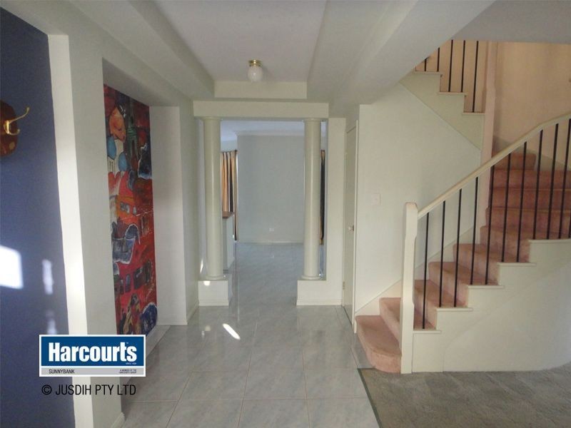 11 Mayfair Place, Stretton QLD 4116