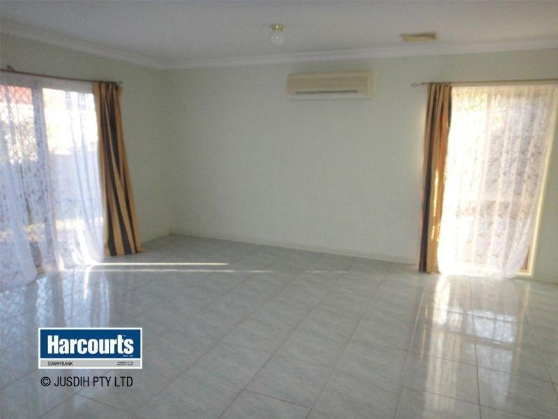 11 Mayfair Place, Stretton QLD 4116