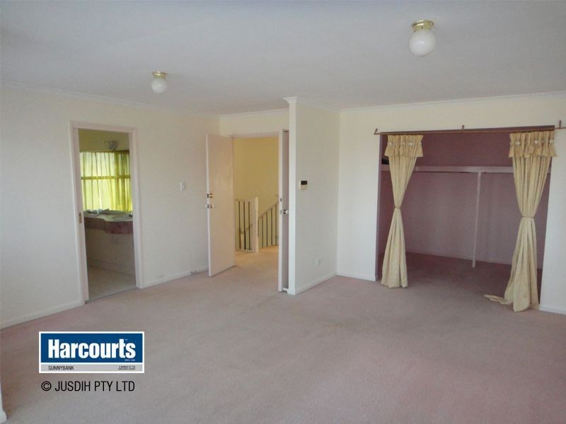 11 Mayfair Place, Stretton QLD 4116