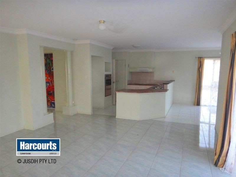 11 Mayfair Place, Stretton QLD 4116