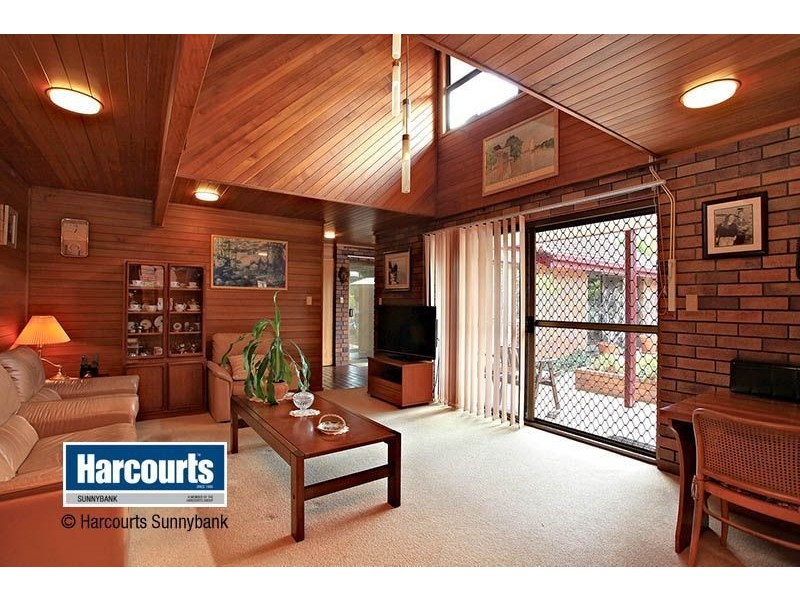 28 Faringdon Street, Robertson QLD 4109