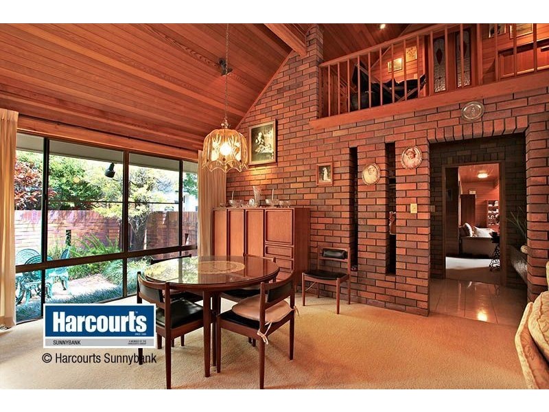 28 Faringdon Street, Robertson QLD 4109