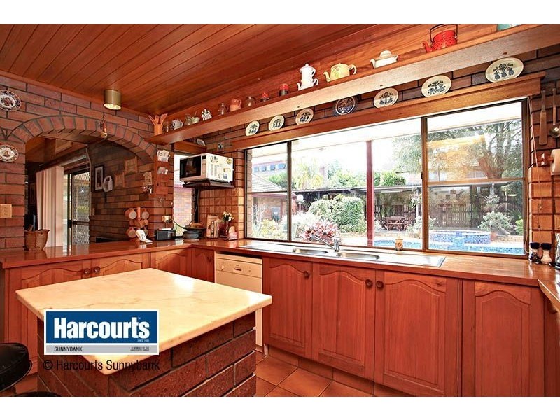 28 Faringdon Street, Robertson QLD 4109