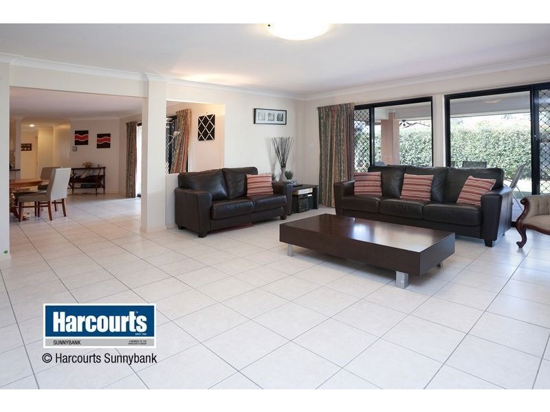 31 Lightwood Place, Sinnamon Park QLD 4073